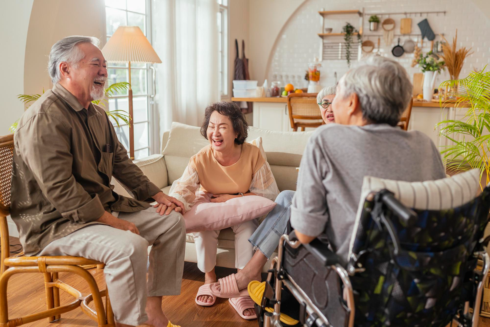 Bridging the Gap: Combining Senior Help and Home Health Care for Comprehensive Support